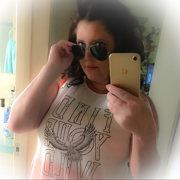 Meet your Posher, Courtney - Picture 4 of 8